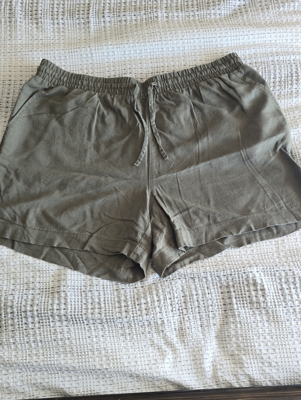 Women's Drawstring Relaxed Linen Shorts - Olive